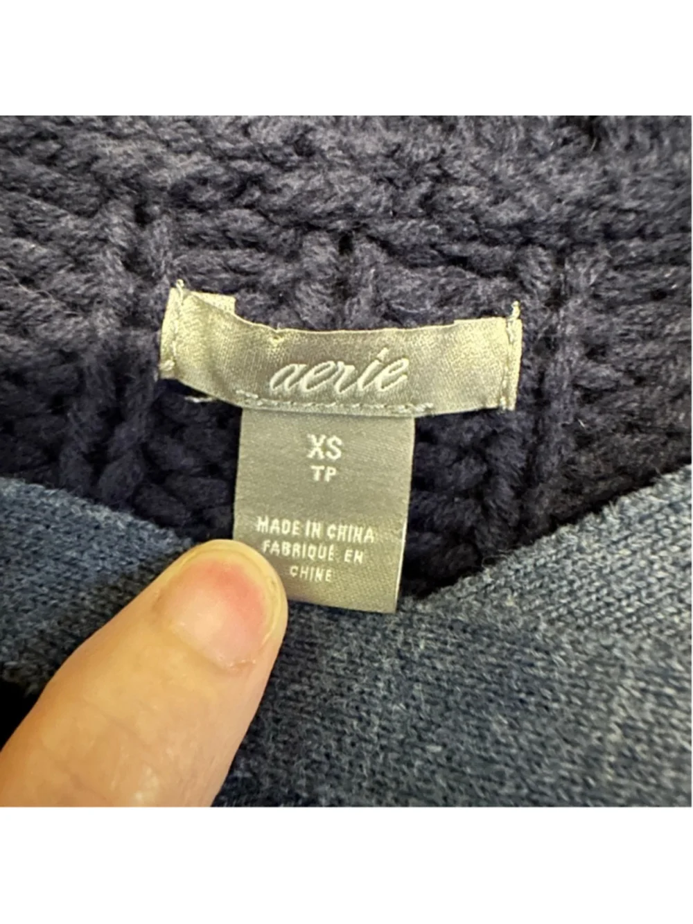 Aerie Navy V-Neck Lace-Up Sweater Women’s Size  XS chunky knit casual